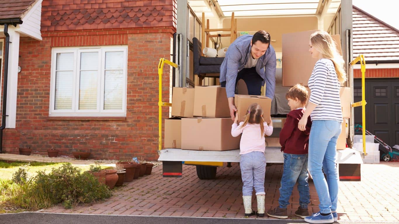 Benefits of Renting a Moving Truck