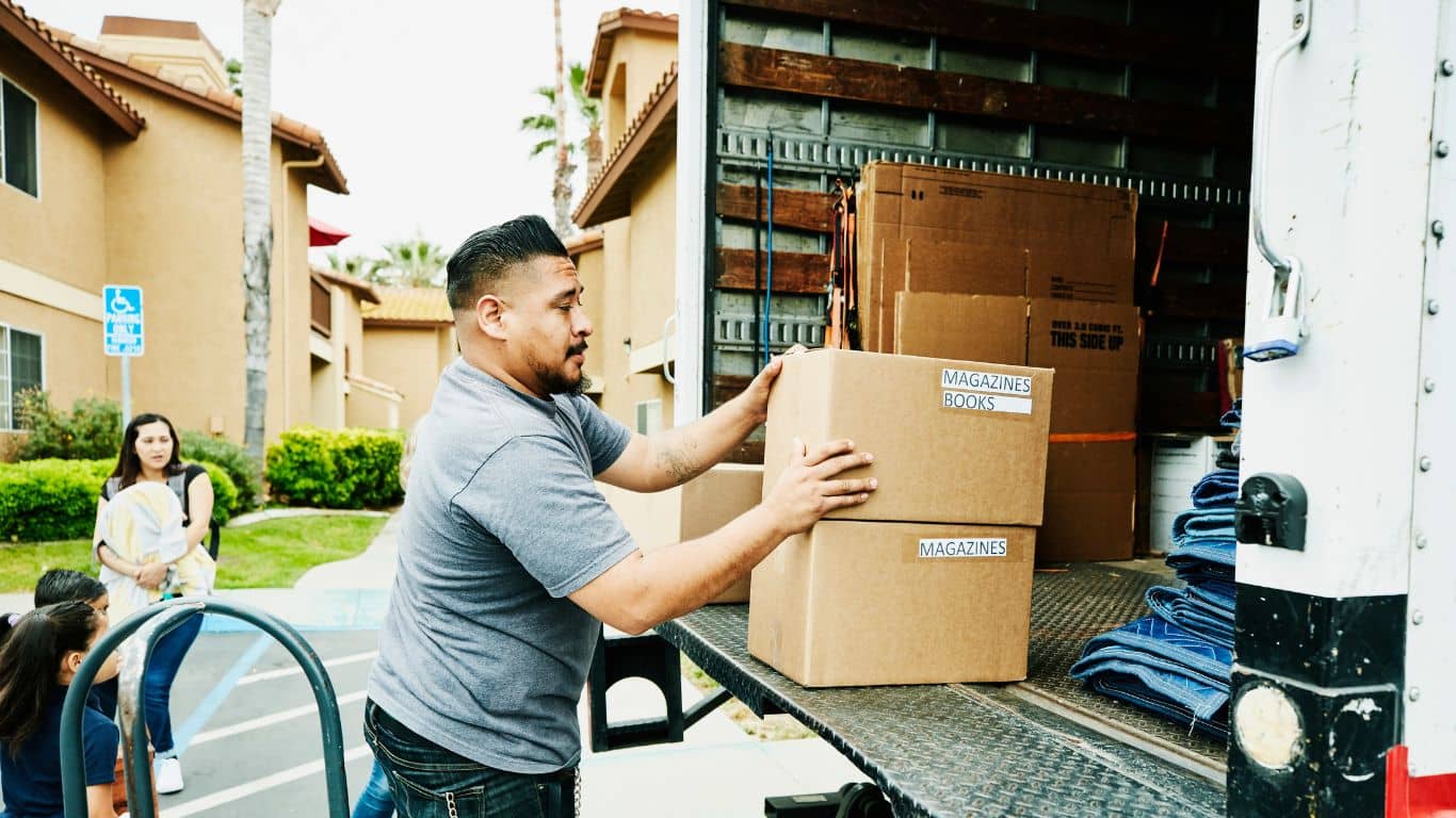 Best way to pack a moving truck